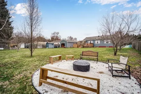Exterior - 84 Clydesdale Ln, Springfield, MA 01129 photo 13 of 13