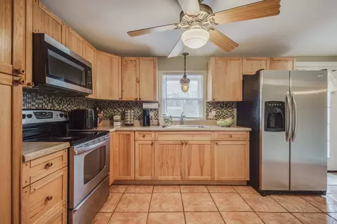 Kitchen - 84 Clydesdale Ln, Springfield, MA 01129 photo 3 of 4