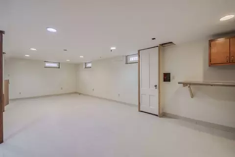 Living - 84 Clydesdale Ln, Springfield, MA 01129 photo 4 of 4