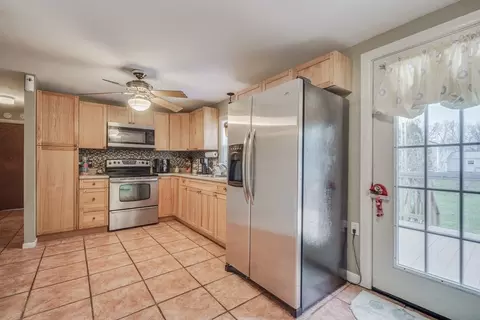Kitchen - 84 Clydesdale Ln, Springfield, MA 01129 photo 1 of 4