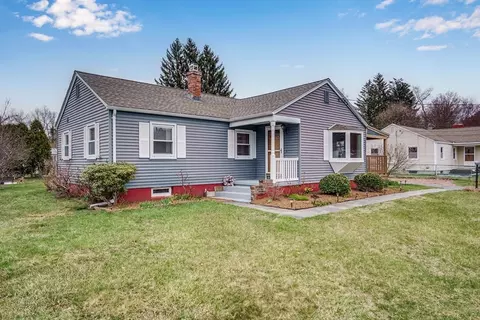 84 Clydesdale Ln, Springfield, MA 01129