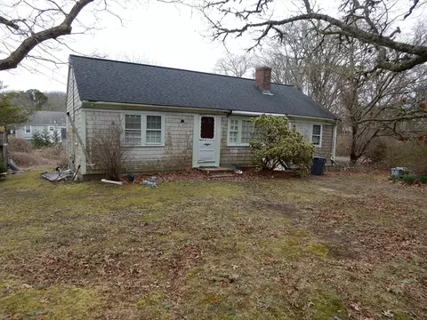 2 Rustic Dr, Yarmouth, MA 02673