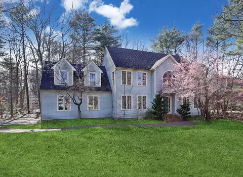 9 Ridge Rd, Norfolk, MA 02056