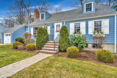 Exterior - 106 Falcon St, Needham, MA 02492 photo 4 of 9