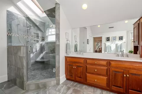 Bath - 347 Manning St, Needham, MA 02492 photo 2 of 4