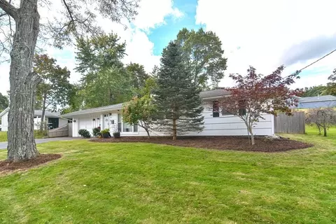 3 Ballydrain Rd, Framingham, MA 01701