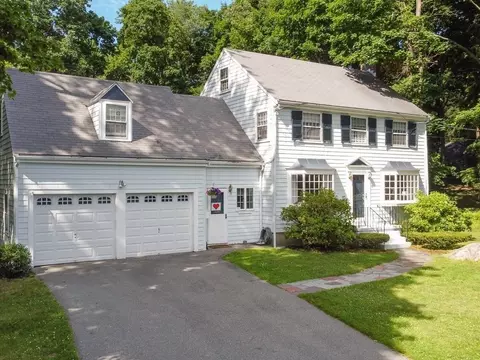 34 Whitelawn Ave, Milton, MA 02186