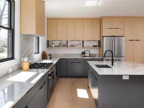 Kitchen - 123 Nokomis Rd, Hingham, MA 02043 photo 3 of 4