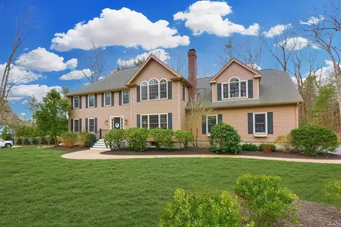 Exterior - 24 Independence Dr, Walpole, MA 02081 photo 2 of 6