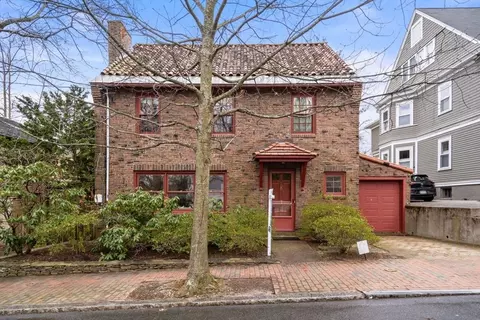 8 Lexington Ave, Cambridge, MA 02138