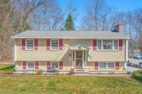 312 Primrose Hill Rd, Dracut, MA 01826