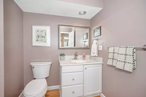 Bath - 18 Carnation Cir #C, Reading, MA 01867 photo 3 of 4