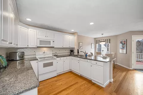 Kitchen - 18 Carnation Cir #C, Reading, MA 01867 photo 1 of 2