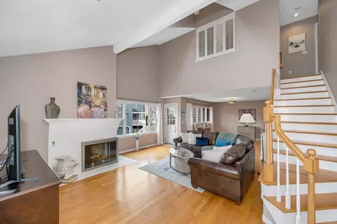 Living - 18 Carnation Cir #C, Reading, MA 01867 photo 1 of 4