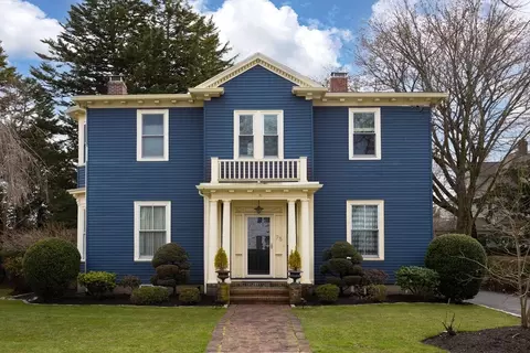 75 Clinton Pl, Newton, MA 02459