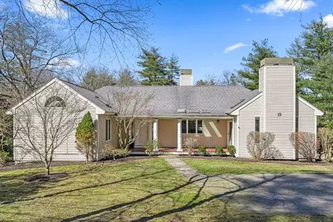 15 Pleasant St, Dover, MA 02030