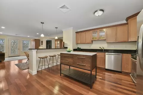 45 Hancock St #303, Quincy, MA 02171