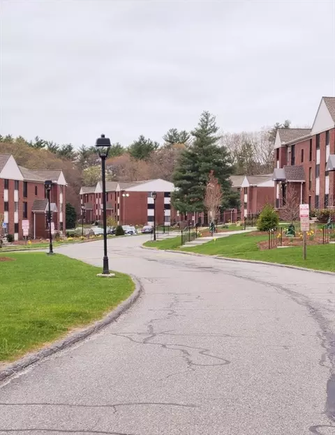 386 Great Rd # B, Acton, MA 01720