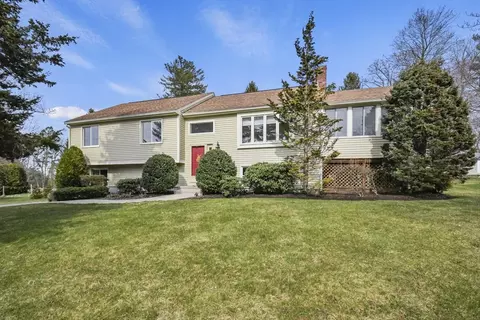 24 Wachusett Dr, Sutton, MA 01590