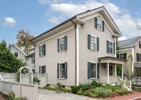 31 Ash St, Cambridge, MA 02138