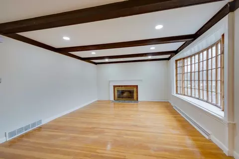 Living - 29 Walnut Knls, Canton, MA 02021 photo 1 of 2