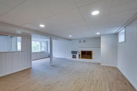 Living - 29 Walnut Knls, Canton, MA 02021 photo 2 of 2