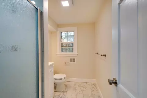 Bath - 29 Walnut Knls, Canton, MA 02021 photo 2 of 2