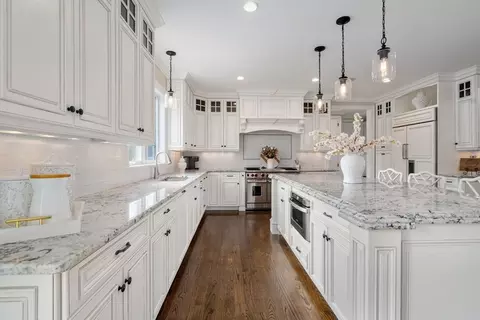 Kitchen - 175 Schoolmasters Ln, Dedham, MA 02026 photo 3 of 6