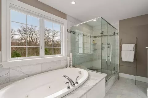Bath - 175 Schoolmasters Ln, Dedham, MA 02026 photo 3 of 6