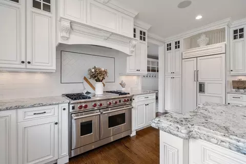 Kitchen - 175 Schoolmasters Ln, Dedham, MA 02026 photo 4 of 6