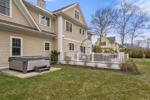 Exterior - 175 Schoolmasters Ln, Dedham, MA 02026 photo 6 of 8