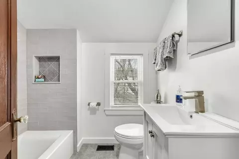 Bath - 56 Roosevelt St #56, Maynard, MA 01754 photo 1 of 2