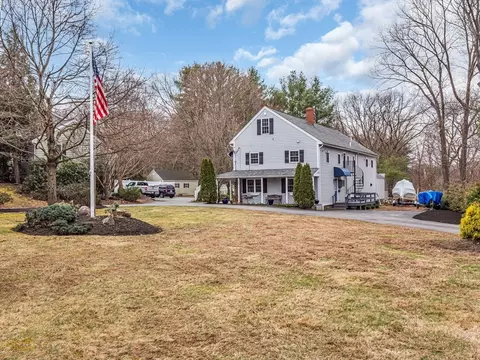 259 School St, Groveland, MA 01834