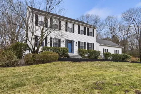 14 Brooke Haven Dr, Rutland, MA 01543