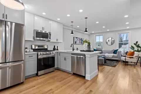 79 White St #2, Boston, MA 02128