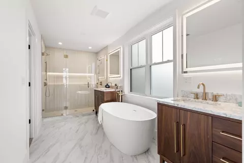 Bath - 25 Sachem Rd, Needham, MA 02494 photo 3 of 5