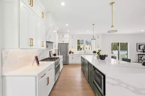 Kitchen - 25 Sachem Rd, Needham, MA 02494 photo 7 of 8