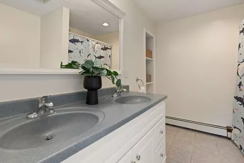 Bath - 11 Devonshire Rd, Middleton, MA 01949 photo 3 of 3