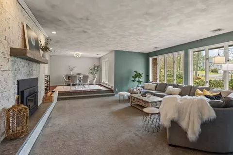 Living - 11 Devonshire Rd, Middleton, MA 01949 photo 3 of 4