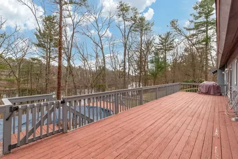 Exterior - 11 Devonshire Rd, Middleton, MA 01949 photo 2 of 5