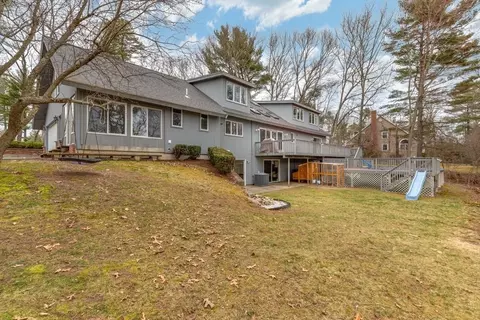 Exterior - 11 Devonshire Rd, Middleton, MA 01949 photo 4 of 5