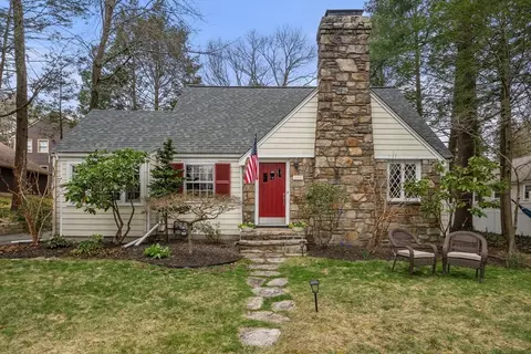 346 Linden St, Wellesley, MA 02481