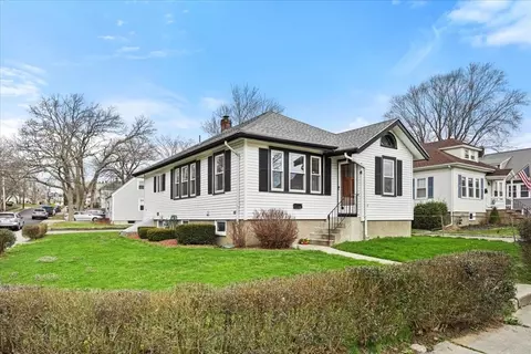 38 Monroe E, Norwood, MA 02062