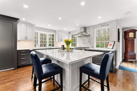 11 Beaver Rd, Weston, MA 02493