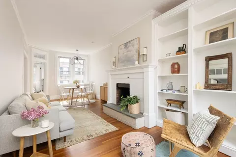 132 Myrtle St #4, Boston, MA 02114