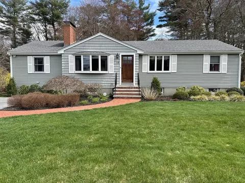 15 Ellen Rd, Burlington, MA 01803