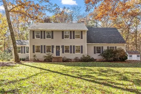 52 N Shore Dr, Stow, MA 01775