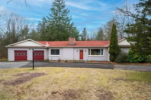 435 Henry St, Amherst, MA 01002