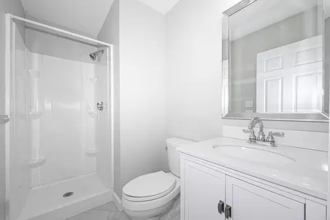 Bath - 503 Tuckers Ln #503, Hingham, MA 02043 photo 1 of 3