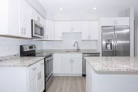 Kitchen - 503 Tuckers Ln #503, Hingham, MA 02043 photo 1 of 4